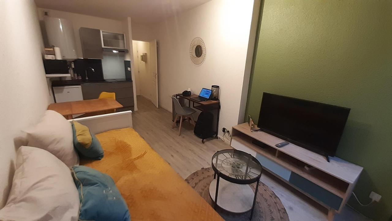 Studio 202 Au 15 Rue Battant A Безансон Екстериор снимка